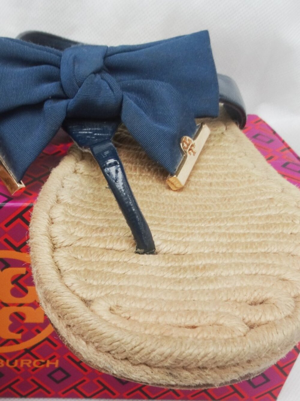 TORY BURCH 8M Penny Flat Bow Espadrille Thong Sandals, navy blue - Picture 7 of 9